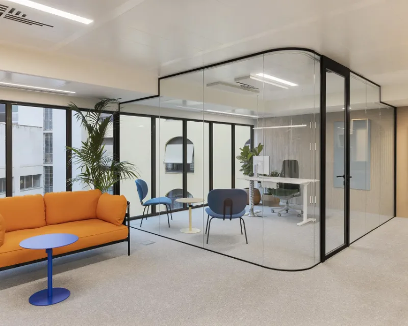 St-Honoré 10, coworking à Neuchâtel — Espaces de travail, premier étage